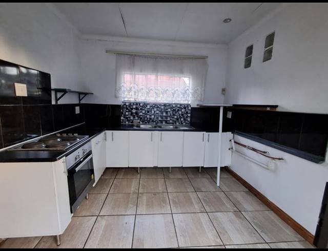 4 BEDROOM HOUSE FOR SALE IN HENLEY-ON-KLIP